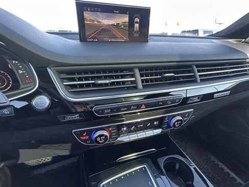Used 2018 Audi Q7 3.0T Prestige w/ Prestige Package image 17