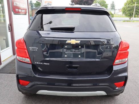 Used 2021 Chevrolet Trax LT w/ LT Convenience Package AWD/4WD image 3