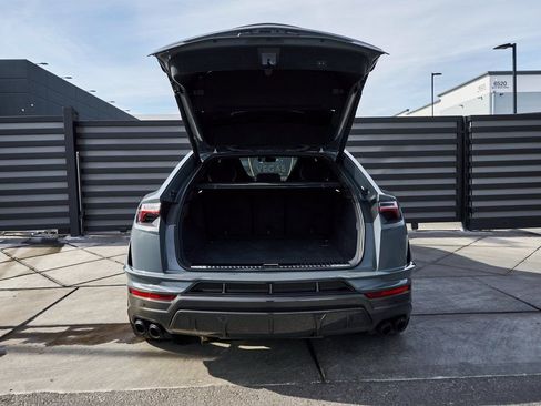 Used 2024 Lamborghini Urus Performante AWD/4WD image 22