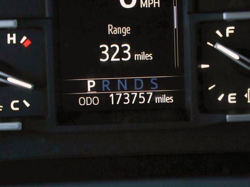 Used 2018 Toyota Tundra SR5 w/ SR5 Upgrade Package image 12