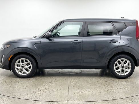 Used 2025 Kia Soul LX w/ LX Technology Package FWD image 5