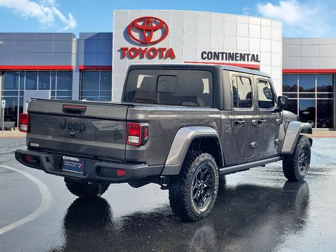 Used 2022 Jeep Gladiator Sport AWD/4WD image 5