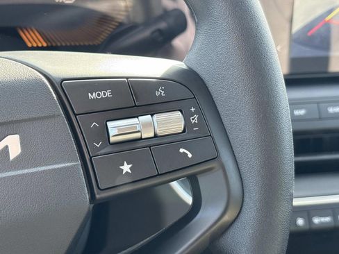 New 2025 Kia K4 LXS image 22