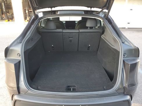 Used 2026 Tesla Model Y 2WD image 7