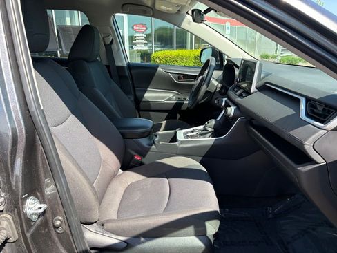 Certified 2025 Toyota RAV4 LE AWD/4WD image 14