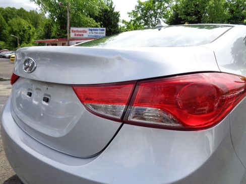 Used 2013 Hyundai Elantra GLS image 17