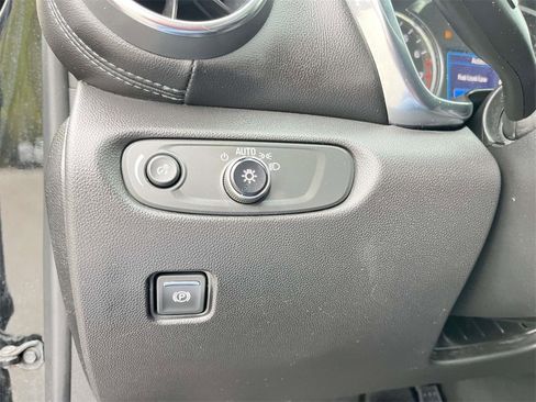 Used 2022 Chevrolet Blazer LT image 13