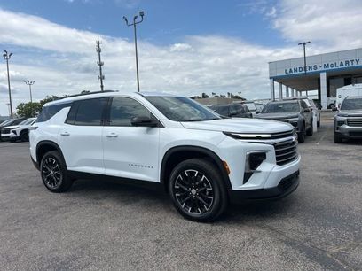 New 2026 Chevrolet Traverse LT w/ Sun and Wheel Package