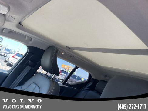 Certified 2025 Volvo XC40 B5 Plus AWD/4WD image 10