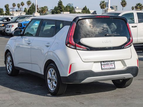 Used 2023 Kia Soul LX w/ Option Group 015 image 7