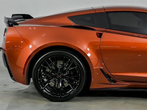 Used 2016 Chevrolet Corvette Z06 w/ 3LZ Preferred Equipment Group RWD image 13