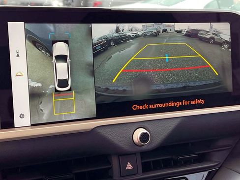 Used 2025 Toyota Crown Limited w/ Advanced Technology Package image 31