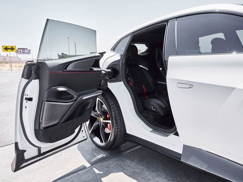 Used 2025 Ferrari Purosangue AWD/4WD image 38