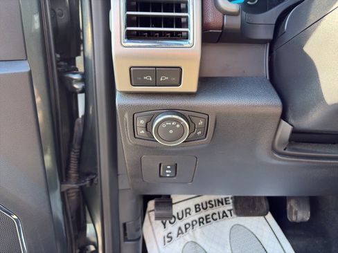 Used 2015 Ford F150 Platinum w/ Equipment Group 701A Luxury AWD/4WD image 12