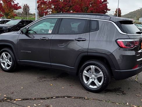 Used 2023 Jeep Compass Latitude w/ Convenience Group image 6
