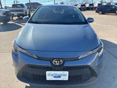 Used 2022 Toyota Corolla LE image 4