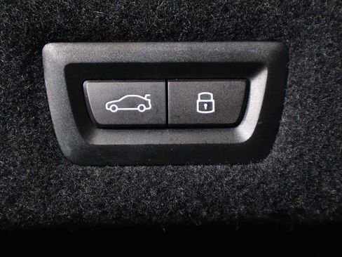 Used 2023 BMW 760i xDrive w/ Executive Package image 22