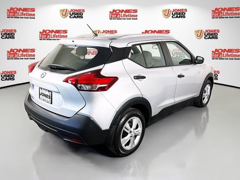 Used 2019 Nissan Kicks S image 14