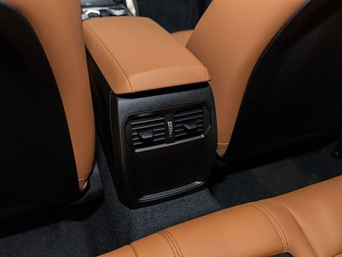 Used 2026 BMW 230i xDrive Coupe w/ Premium Package image 33