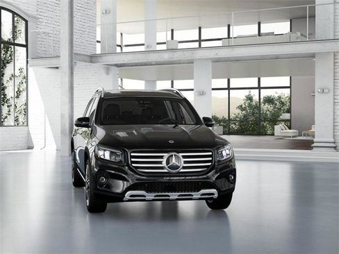 New 2026 Mercedes-Benz GLB 250 4MATIC image 8