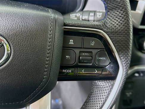 Certified 2024 Toyota Sequoia Platinum image 22