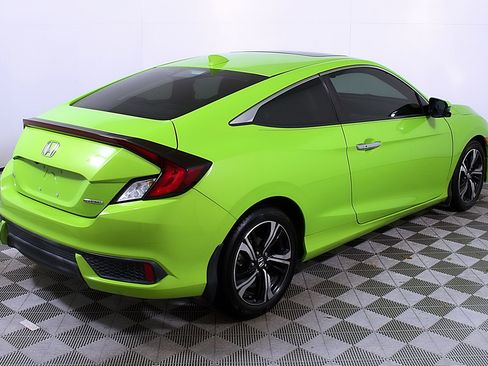Used 2016 Honda Civic Touring image 7