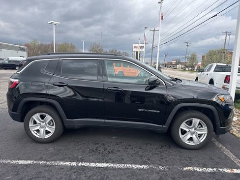 Used 2022 Jeep Compass Latitude w/ Sun and Sound Group image 8