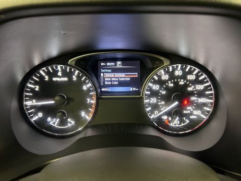 Used 2017 Nissan Pathfinder S AWD/4WD image 21