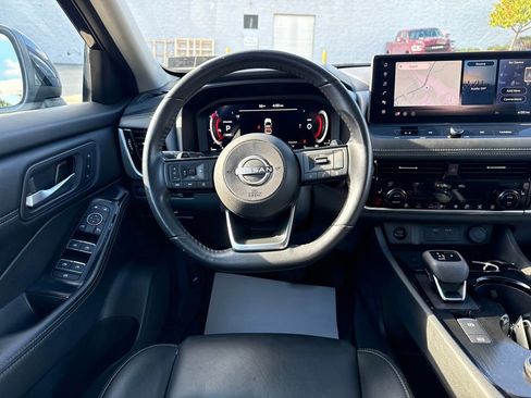 Certified 2024 Nissan Rogue SL w/ SL Premium Package image 15