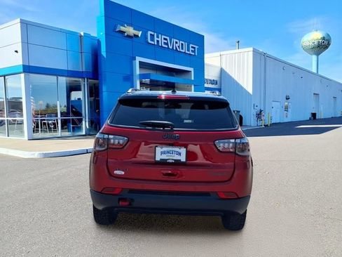 Used 2025 Jeep Compass Trailhawk AWD/4WD image 4