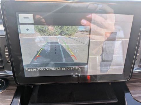 Used 2023 Ford Explorer Limited image 14