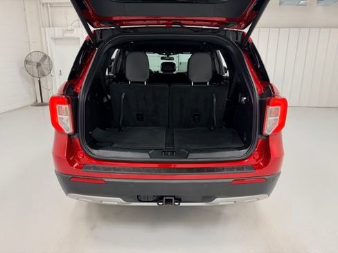 Used 2020 Ford Explorer XLT w/ Equipment Group 202A image 25