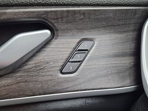 Used 2021 Jeep Grand Cherokee L Limited image 23