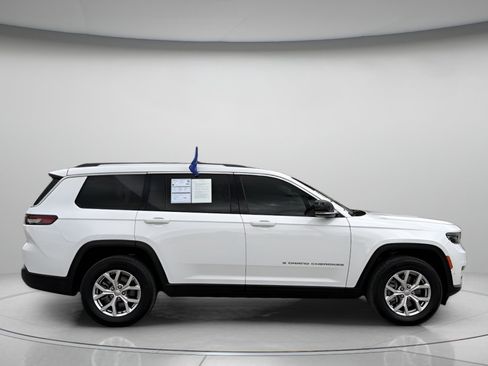 Used 2022 Jeep Grand Cherokee L Limited w/ Luxury Tech Group II AWD/4WD image 2