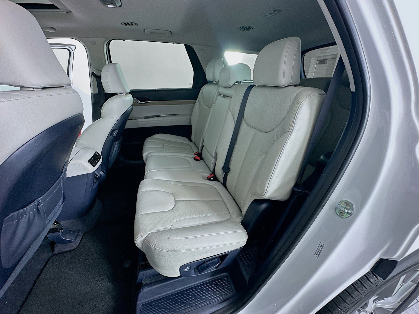Used 2022 Hyundai Palisade SEL w/ 8P Bench Seat Package FWD image 32