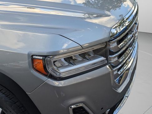 Used 2023 GMC Acadia SLT image 11