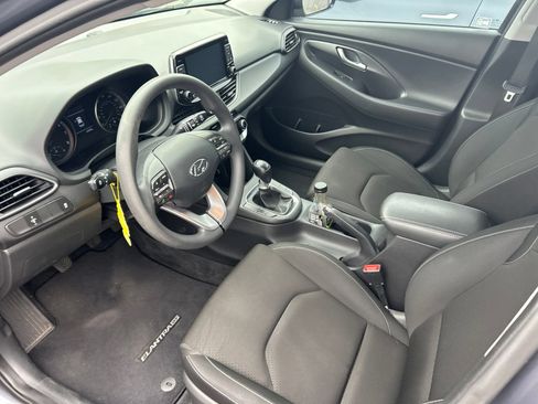 Used 2018 Hyundai Elantra GT FWD image 5