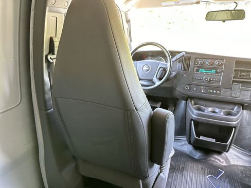 Used 2023 GMC Savana 2500 w/ Driver Convenience Package image 15