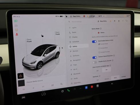 Used 2024 Tesla Model Y Long Range AWD/4WD image 28