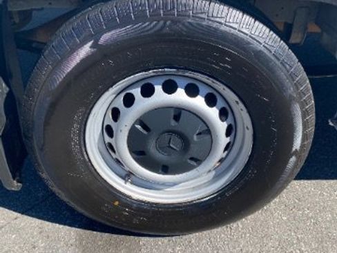 Used 2023 Mercedes-Benz Sprinter 2500 image 27