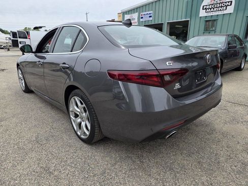 Used 2018 Alfa Romeo Giulia Ti AWD/4WD image 12