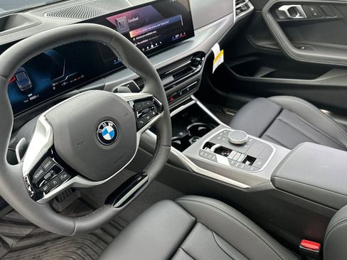 Used 2025 BMW 230i Coupe w/ Premium Package image 4