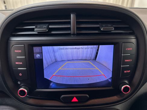 Used 2022 Kia Soul LX image 14