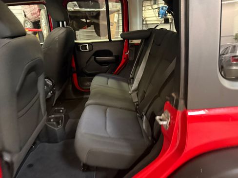 Used 2021 Jeep Wrangler Unlimited Sport AWD/4WD image 43
