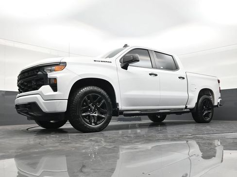 Used 2024 Chevrolet Silverado 1500 Custom w/ Turbomax Blackout Package RWD image 20