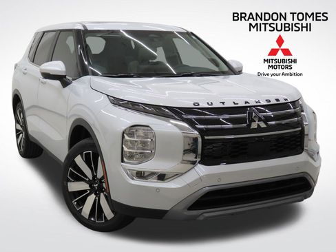 New 2026 Mitsubishi Outlander SE FWD image 1