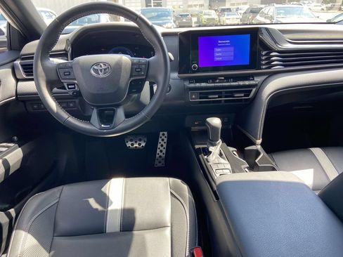 Used 2025 Toyota Camry SE w/ Convenience Package FWD image 9
