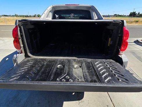 Used 2002 Chevrolet Avalanche 2WD w/ Convenience Pkg image 33