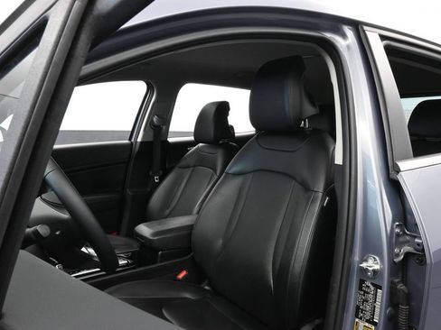 Used 2025 Kia Sportage EX FWD image 10