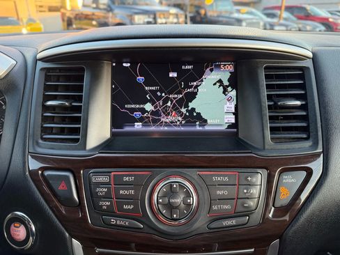 Used 2015 Nissan Pathfinder Platinum image 33